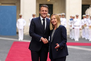 Roma, İtalya, 3 Haziran 2025: İtalya Başbakanı Giorgia Meloni, Fransa Cumhuriyeti Başkanı Emmanuel Macron ile Palazzo Chigi 'de buluştu..