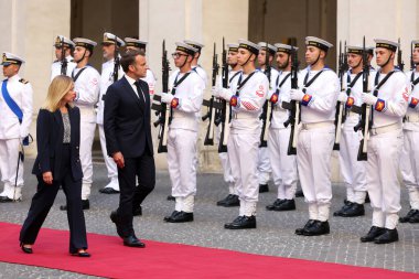 Roma, İtalya, 3 Haziran 2025: İtalya Başbakanı Giorgia Meloni, Fransa Cumhuriyeti Başkanı Emmanuel Macron ile Palazzo Chigi 'de buluştu..