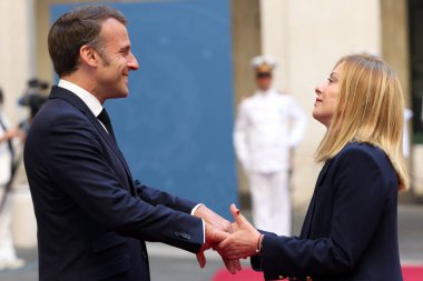 Roma, İtalya, 3 Haziran 2025: İtalya Başbakanı Giorgia Meloni, Fransa Cumhuriyeti Başkanı Emmanuel Macron ile Palazzo Chigi 'de buluştu..