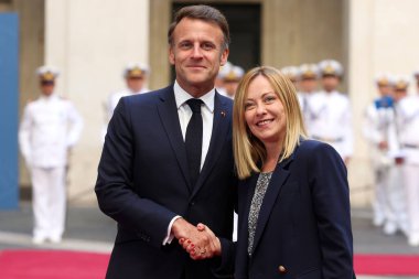 Roma, İtalya, 3 Haziran 2025: İtalya Başbakanı Giorgia Meloni, Fransa Cumhuriyeti Başkanı Emmanuel Macron ile Palazzo Chigi 'de buluştu..