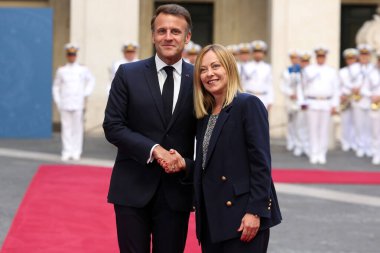 Roma, İtalya, 3 Haziran 2025: İtalya Başbakanı Giorgia Meloni, Fransa Cumhuriyeti Başkanı Emmanuel Macron ile Palazzo Chigi 'de buluştu..