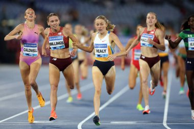 Roma, İtalya 6 Haziran 2025: Kadınlar 1500 metre, Healy Sarah (IRL) 2025 Pietro Mennea Atletizm Wanda Ligi - Roma 'daki Stadio Olimpico' da Altın Galada