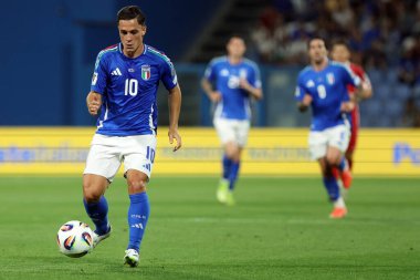 Reggio Emilia, İtalya 9 Haziran 2025: İtalyan Giacomo Raspadori 2026 Dünya Kupası ön eleme karşılaşmasında İtalya ile Moldova arasındaki Reggio Emilia stadyumunda, Stadio Citt del Tricolore Stadyumu. 