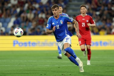 Reggio Emilia, İtalya 9 Haziran 2025: 2026 Dünya Kupası ön eleme karşılaşmasında İtalyan Daniel Maldini, Reggio Emilia stadyumunda Moldova 'ya karşı, Stadio Citt del Tricolore. 