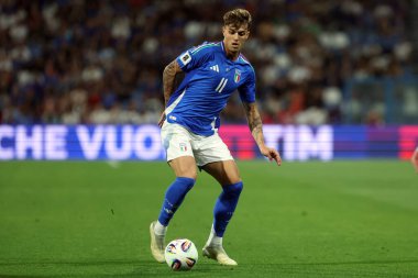 Reggio Emilia, İtalya 9 Haziran 2025: 2026 Dünya Kupası ön eleme karşılaşmasında İtalyan Daniel Maldini, Reggio Emilia stadyumunda Moldova 'ya karşı, Stadio Citt del Tricolore. 