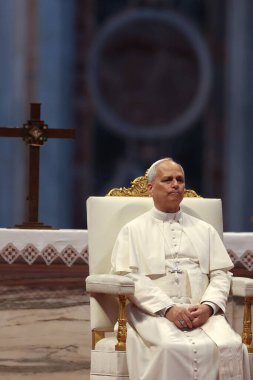 Vatikan Şehri, 14 Haziran 2025: Papa 16. Leo, St. Peter Bazilikası 'nın merkez mihrabında Sport' un Jübilesi için seyircilere başkanlık ediyor..