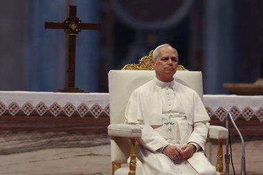 Vatikan Şehri, 14 Haziran 2025: Papa 16. Leo, St. Peter Bazilikası 'nın merkez mihrabında Sport' un Jübilesi için seyircilere başkanlık ediyor..