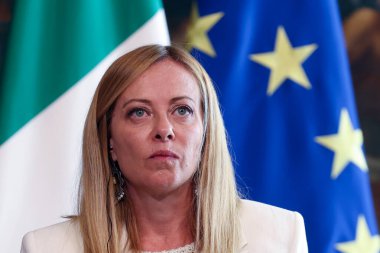 Roma, İtalya, 15 Temmuz 2025: İtalya Başbakanı Giorgia Meloni, Avusturya Federal Şansölyesi Christian Stocker ile Roma 'daki Palazzo Chigi' deki Galeriler Salonu 'nda yaptığı görüşme sonrasında basın açıklaması yaptı..