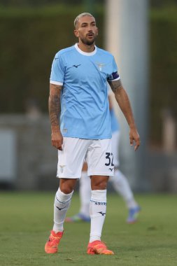 Formello, İtalya 20 Temmuz 2025: Lazio 'dan Cataldi Danilo, Formello' daki Mirko Fersini Stadyumu 'nda Ss Lazio' ya karşı 20 yaş altı sahasında oynanan dostluk maçında