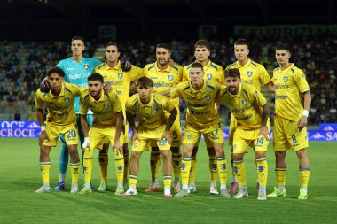 Frosinone, İtalya - 24 Ağustos 2025: Frosinone takımı Benito Stirpe Stadyumu 'nda Frosinone Calcio ile US Avellino 1912 arasındaki Serie B 2025-2026 maçının 1. gününde.