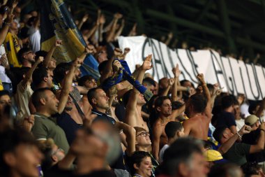 Frosinone, İtalya - 24 Ağustos 2025: Frosinone taraftarları Benito Stirpe Stadyumu 'nda Frosinone Calcio' nun ABD Avellino 'ya karşı oynadığı 1..