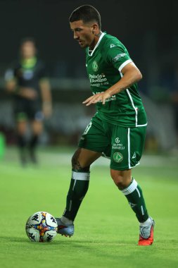 Frosinone, İtalya - 24 Ağustos 2025: Avellino 'dan Raffaele Russo, Frosinone Calcio ile ABD Avellino 1912 arasındaki Serie B 2025-2026 maçı sırasında Benito Stirpe Stadyumu' nda görüldü..