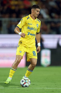 Frosinone, İtalya - 24 Ağustos 2025: Frosinone takımından Ilias Kousoupias Benito Stirpe Stadyumu 'nda Frosinone Calcio ile ABD Avellino 1912 arasındaki maç 1..