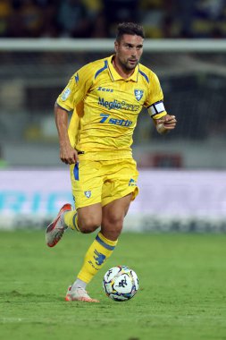 Frosinone, İtalya - 24 Ağustos 2025: Frosinone 'den Riccardo Marchthe Serie B 2025-2026 maçının birinci gününde Frosinone Calcio ile US Avellino 1912 arasında Benito Stirpe Stadyumu' nda görüldü..