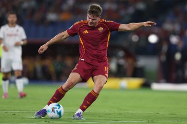Roma, İtalya - 23 Ağustos 2025: Roman Evan Ferguson Roma 'daki Olimpiyat Stadyumu' nda Roma - Bologna FC 1909 arasındaki Serie A Enilive 2025-2026 maçının birinci gününde görev başında görüldü.