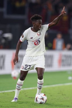 Roma, İtalya - 2 Ekim 2025: Lille 'li Felix Correia UEFA Ligi 2025 / 2026, 2. gün Roma' daki Olimpiyat Stadyumu 'nda AS Romanlar ve LOSC Lille karşı karşıya geldi.