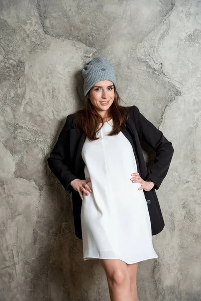 Beautiful Young Woman Posing Studio Wearing White Dress Black Jacket — Stock Photo, Image