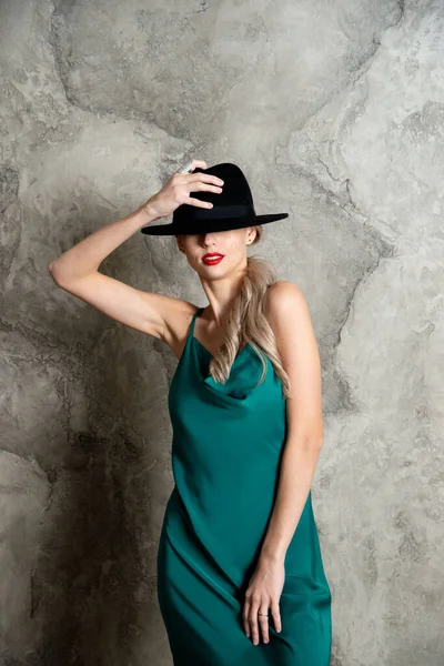 Fashion Shot Beautiful Blonde Girl Hat — Stock Photo, Image