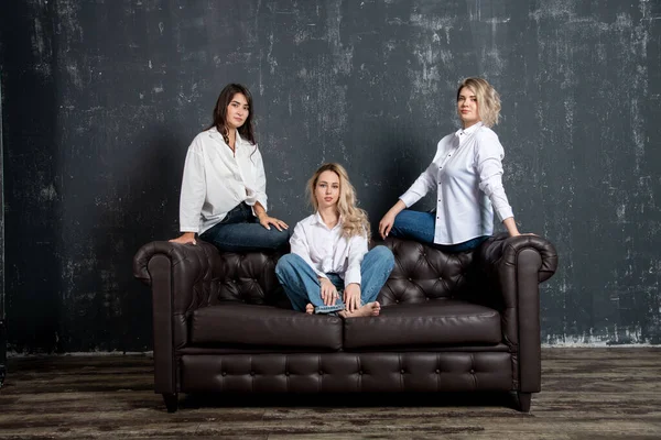 Beautiful Women Posing Sofa — Photo