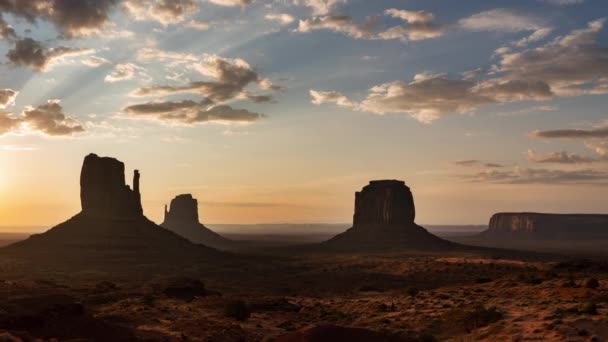 Monument Valley Sunrise View Time Lapse Pan Arizona Sudoeste Dos — Vídeo de Stock