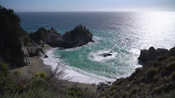 Big Sur Mcway Falls Och Cove Kalifornien Usa — Stockvideo
