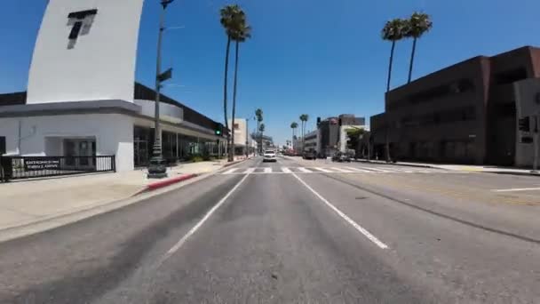 Beverly Hills Wilshire Blvd Westbound Visão Traseira Peer Driving Plate — Vídeo de Stock
