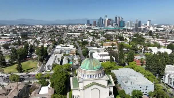 캘리포니아 미국의 University Park Aerial Shot Orbit R에서 로스앤젤레스 다운타운 — 비디오