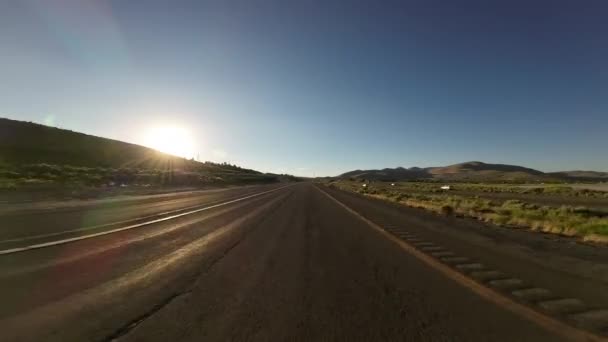 北カリフォルニア州ネバダ州ホワイトレイクリアビュー 395サウスバウンドネバダ州米国ウルトラワイドの運転プレート — ストック動画