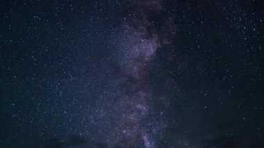 Delta Aquarids Meteor Duşu ve Samanyolu Galaksisi 50 mm Güneybatı Gökyüzü Whitney Dağı Mor Sierra Nevada ABD Zaman Dönemi