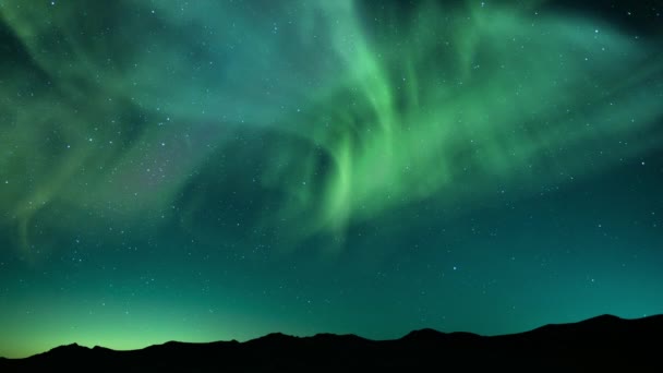 Aurora Zaklęcie Drogi Mlecznej Nad Pętlą Gór — Wideo stockowe