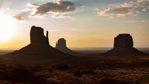 Monument Valley West East Mitten Butte Merrick Butte Sunrise Time — Video Stock