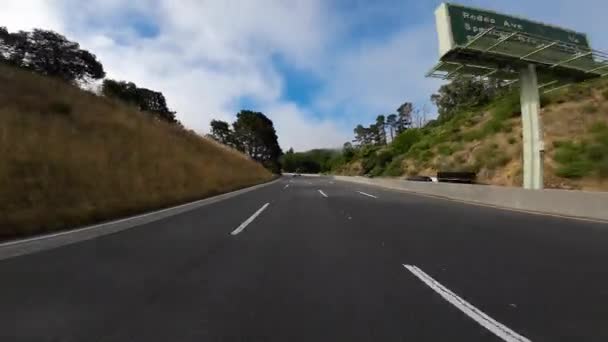 加州马林县旧金山湾地区萨里蒂托高速公路101号北03后视镜驾驶盘 — 图库视频影像