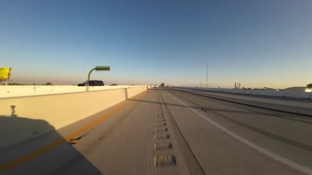 Bakersfield Freeway South Sunset 프론트 드라이빙 플레이트 캘리포니아 울트라 와이드 — 비디오