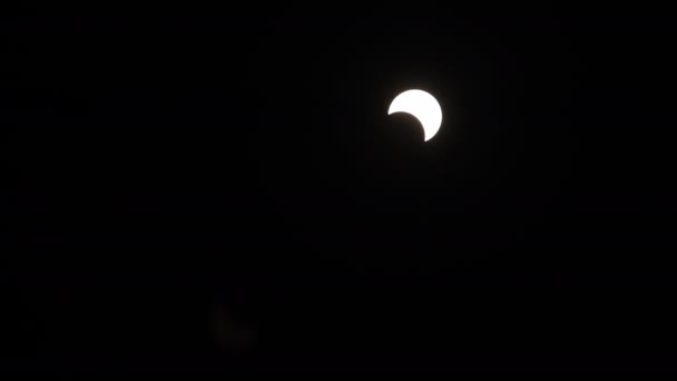 Сонячне Затемнення 2023 Місяць Тіні Півмісяць Сонце Астрофотографія — стокове відео