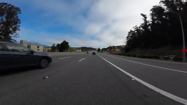 サンフランシスコベイエリア ストロベリーフリーウェイ 101 ノース フロントビュー マリン郡のドライビングプレート — ストック動画
