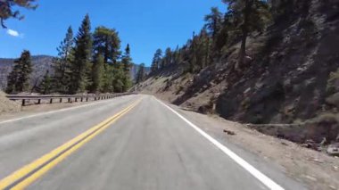 Angeles Crest Otoyolu Yazı 5 Islip Eğerli Grassy Hollow 04 Ön Manzara Sürücü Plakası Angeles Ulusal Ormanı ABD