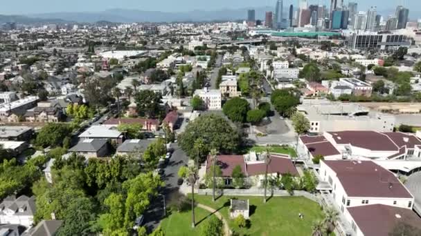 洛杉矶下城大学公园空中射击前进倾斜在加利福尼亚州美国 — 图库视频影像