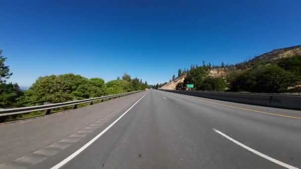 オレゴン パシフィック ハイウェイ サウスバウンド グラント リアビュー ドライビング プレート 北西米ウルトラ ワイド — ストック動画