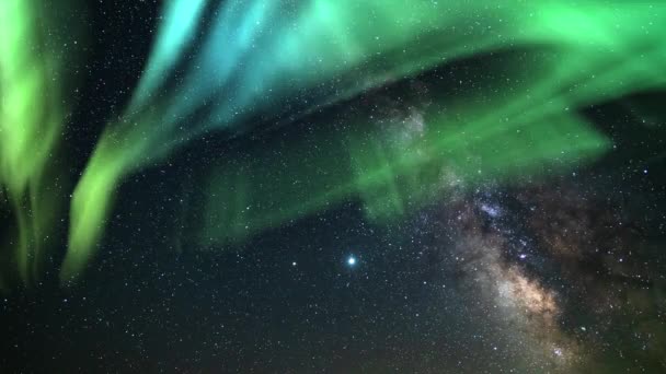 Aurora Green Samanyolu Galaksisi Güneydoğu Gökyüzünde — Stok video