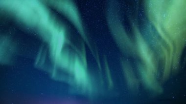 Kuzey Işıkları Aurora Yeşil ve Samanyolu Galaksi Döngüsü Kuzeybatı