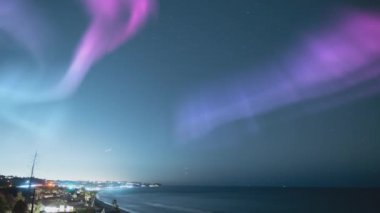 Malibu Zuma Sahili üzerinde Aurora Güneş Fırtınası