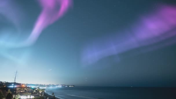 加利福尼亚Malibu Zuma海滩上空的Aurora太阳风暴 — 图库视频影像