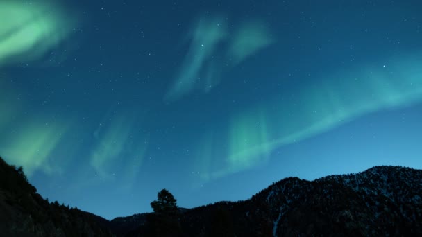 Aurora Sobre Las Cordilleras Alpinas Loop — Vídeos de Stock