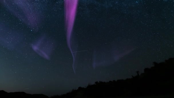 Polarlichter Grün Violett Und Milchstraße Galaxienschleife — Stockvideo
