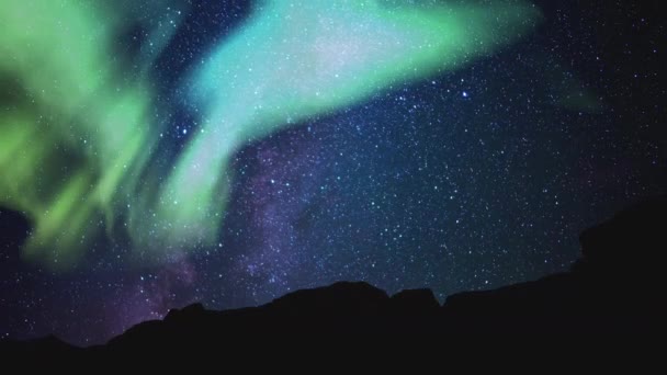 Aurora Solar Storm Skalisty Kanion Droga Mleczna Galaxy Time Lapse — Wideo stockowe