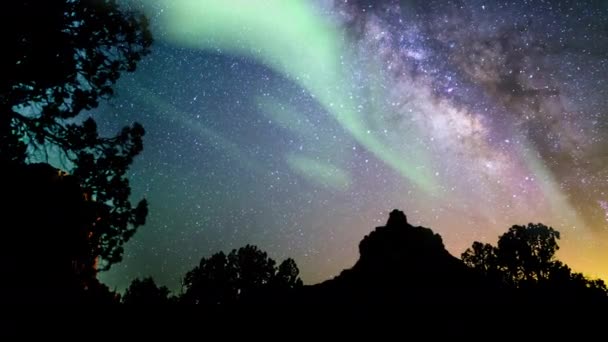 Aurora Solar Storm Sedona Bell Rock Linnunrata Galaxy Time Lapse — kuvapankkivideo