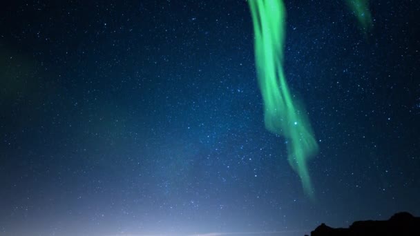 Aurora Zielona Droga Mleczna Galaxy Mountain Ridges Przechylić Dół — Wideo stockowe