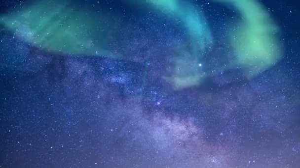 Aurora Borealis Grön Och Vintergatan Galaxy Loop 50Mm — Stockvideo