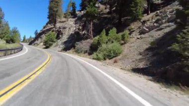 Angeles Crest Otoyolu Yazı 5 Islip Eğerli Grassy Hollow 08 Ön Manzara Sürücü Plakası Angeles Ulusal Ormanı ABD