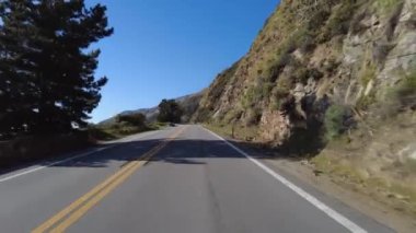 Big Sur Pasifik Sahil Otoyolu Kuzey 7 McWay Şelalesi 'nden Pfeiffer Plakası 07 Ön Manzara Çok Kameralı Kaliforniya plakalı ABD